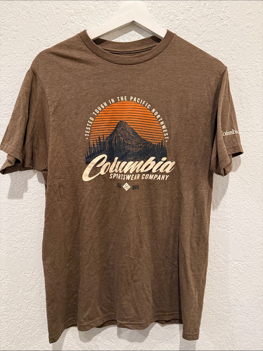 Columbia Brown Short-Sleeve Graphic Tee with Orange Accent, Men’s M